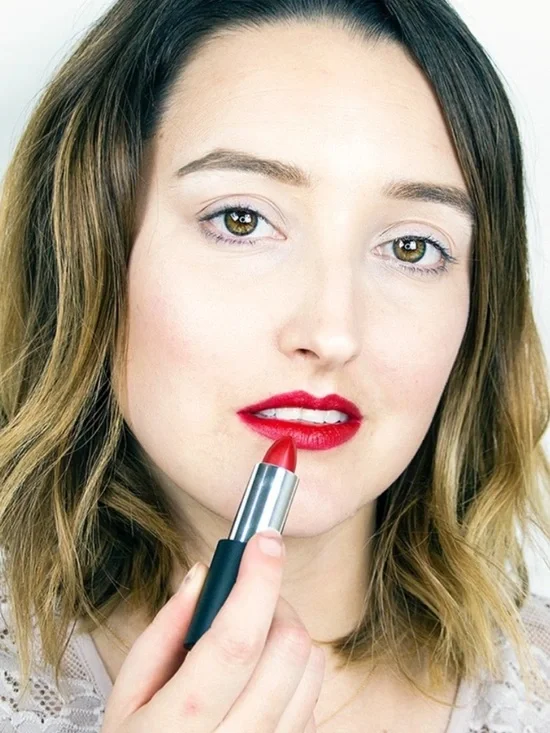 Glo Skin Beauty Bold Red Cream Lipstick - Picture 4 of 4